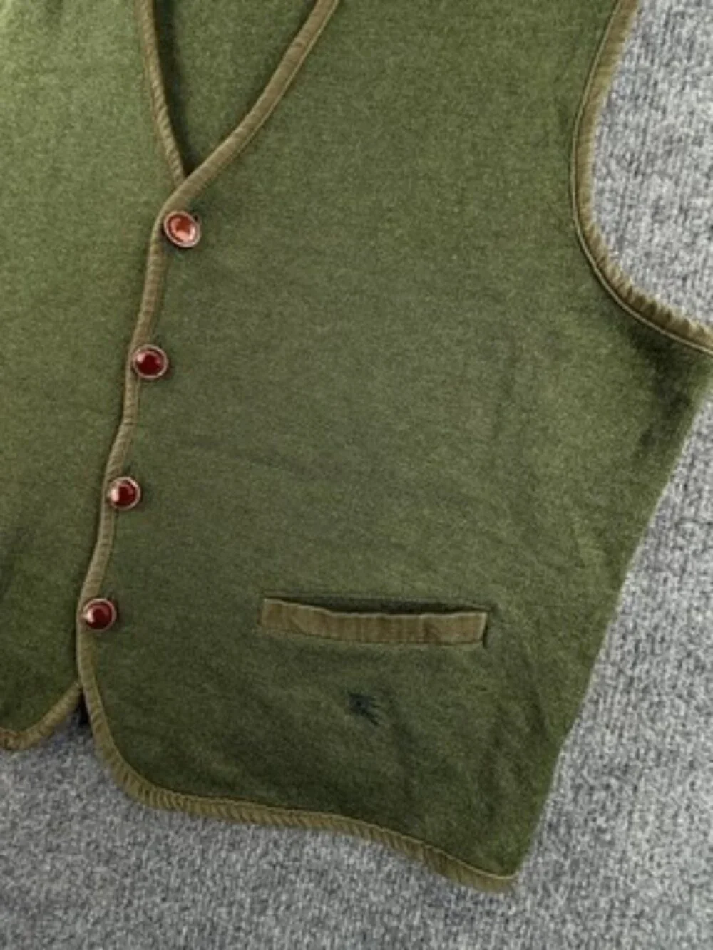 Burberry 5 Vest Green Mens V-Neck Sleeveless Solid Sweater Knit Adult Fashion